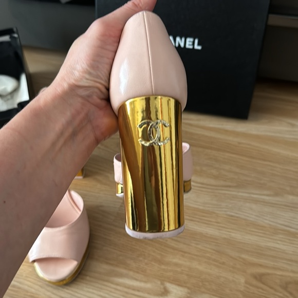 Chanel sandals authentic! - Picture 11 of 16